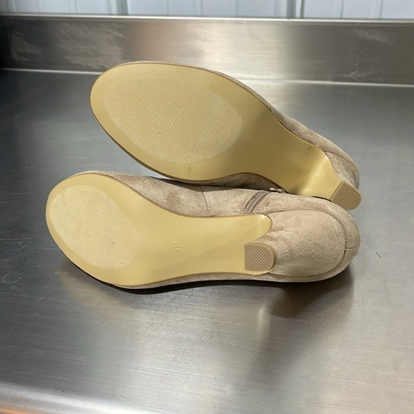 New WB Woman’s Journey Heeled Zip Up Ankle Heels - Picture 5 of 5